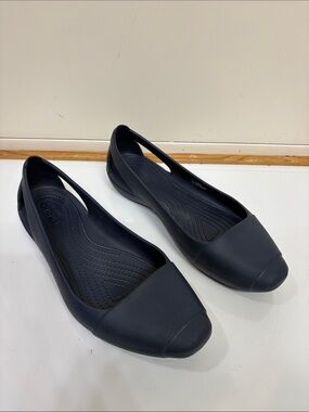 CROCS Women's Sienna‎ Navy Slip-On Pointed Toe Flats